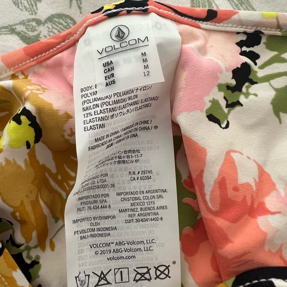 Volcom women’s floral pattern bikini bottoms size medium. - Picture 5 of 5